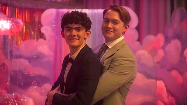 Blooper reel for Season 2 of Netflix's hit series 'Heartstopper'