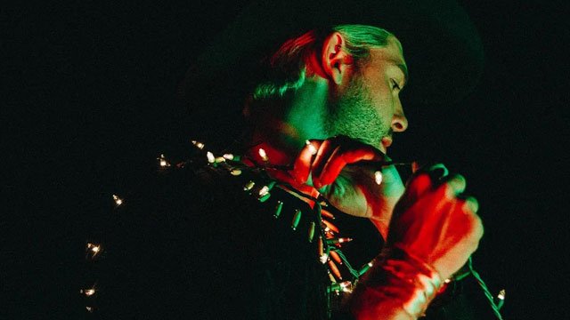 Sam Williams new single "I Hate The Holidays"