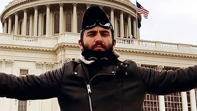 January 6 rioter complained about his jail accommodations and Twitter wasn't having it