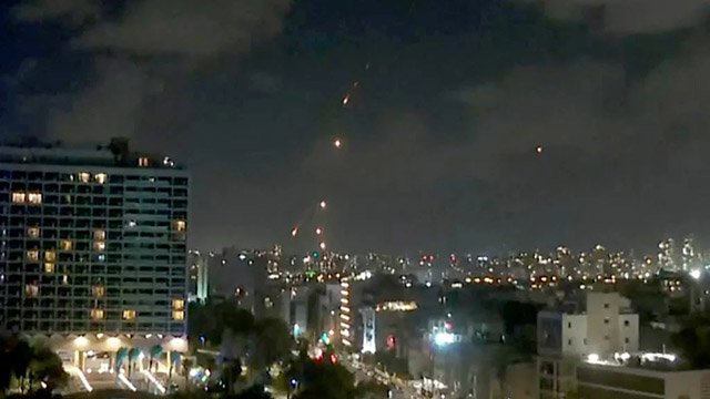 Iran bombs Israel (screen capture)