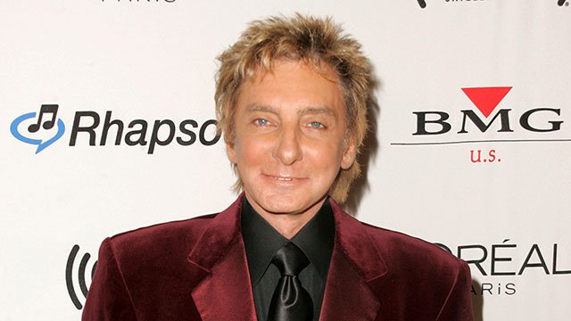 Barry Manilow (image via Depositphotos)