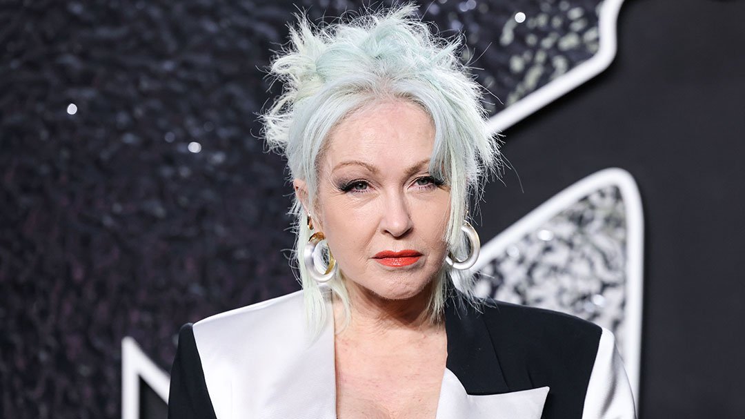 Cyndi Lauper (via Depositphotos)