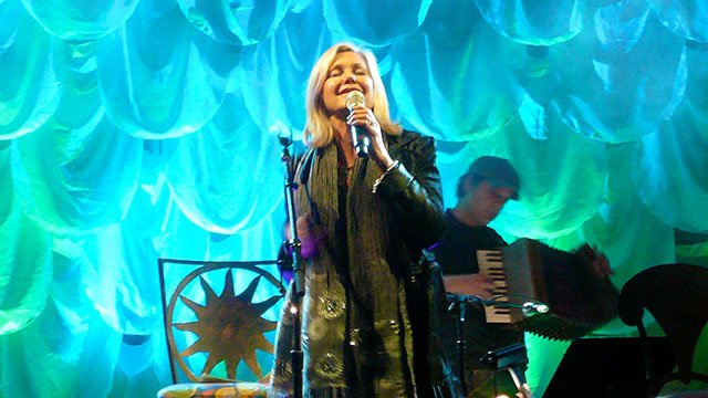 Olivia Newton-John in concert