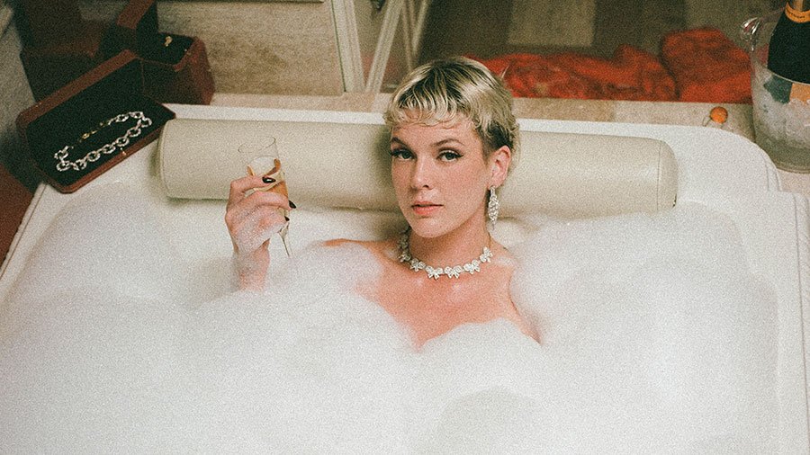 Betty Who (photo: Zak Cassar)