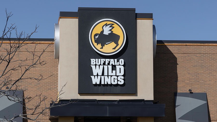 Buffalo Wild Wings (image via Depositphotos)