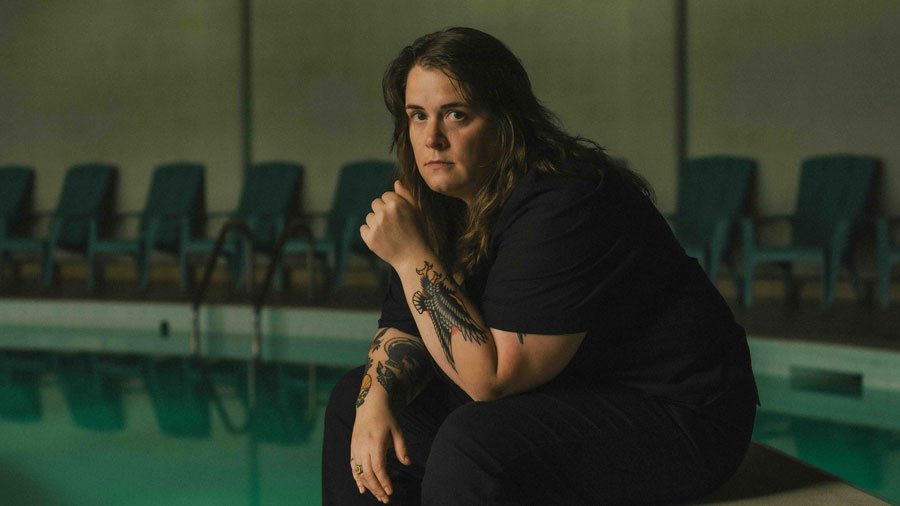 Mariel Buckley's new single "Swim Practice"