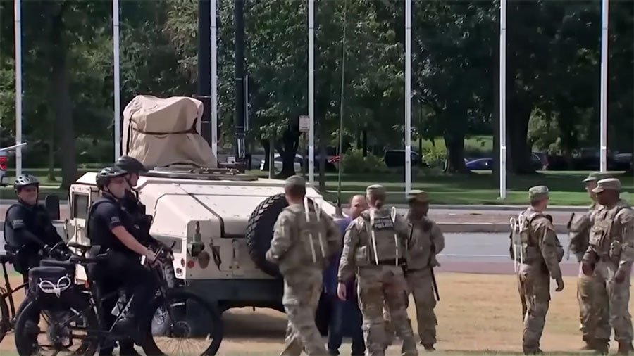 Restaurants see steep decline as National Guard takes over D.C.