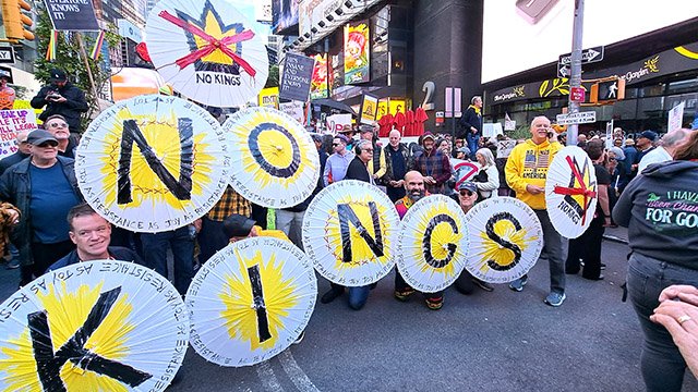 'No Kings' rally in Times Square (photo: Larry Pfeil)