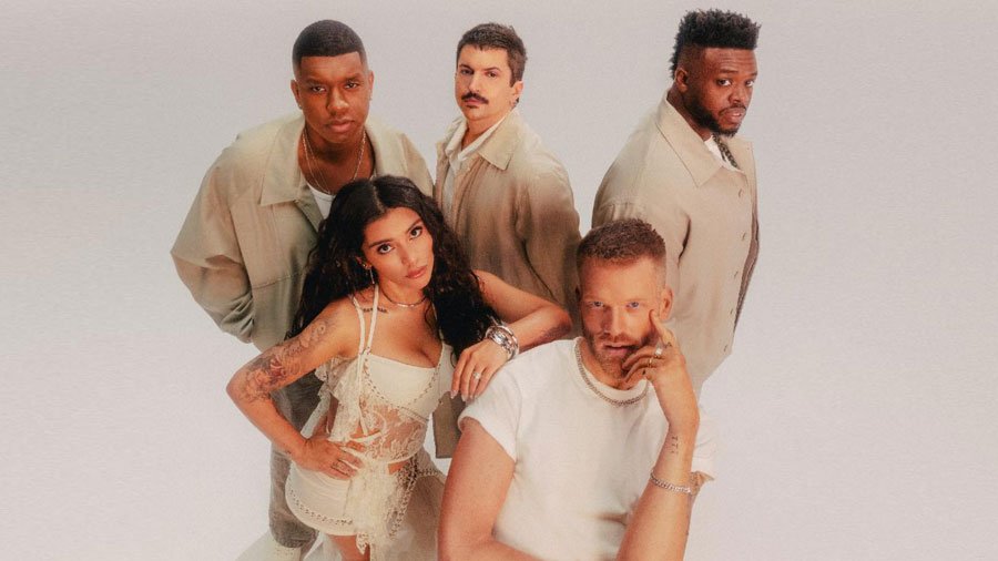 Three-time Grammy Award winning vocal group Pentatonix (promo photo)