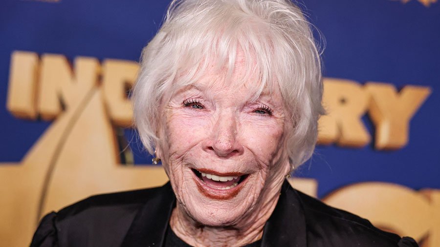 Shirley MacLaine (image via Depositphotos)